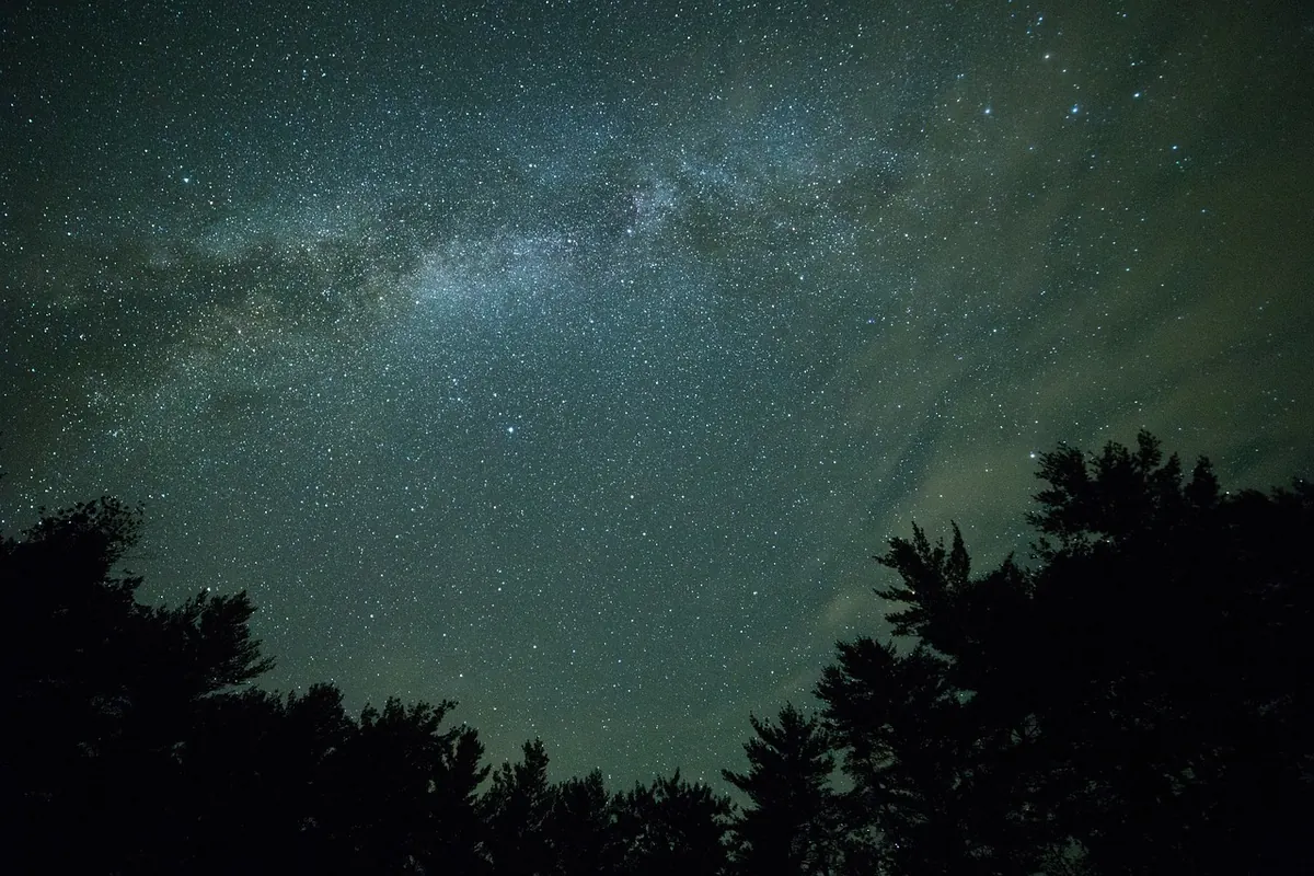 How to Start Stargazing in the UK: A Beginner's First-Night Guide